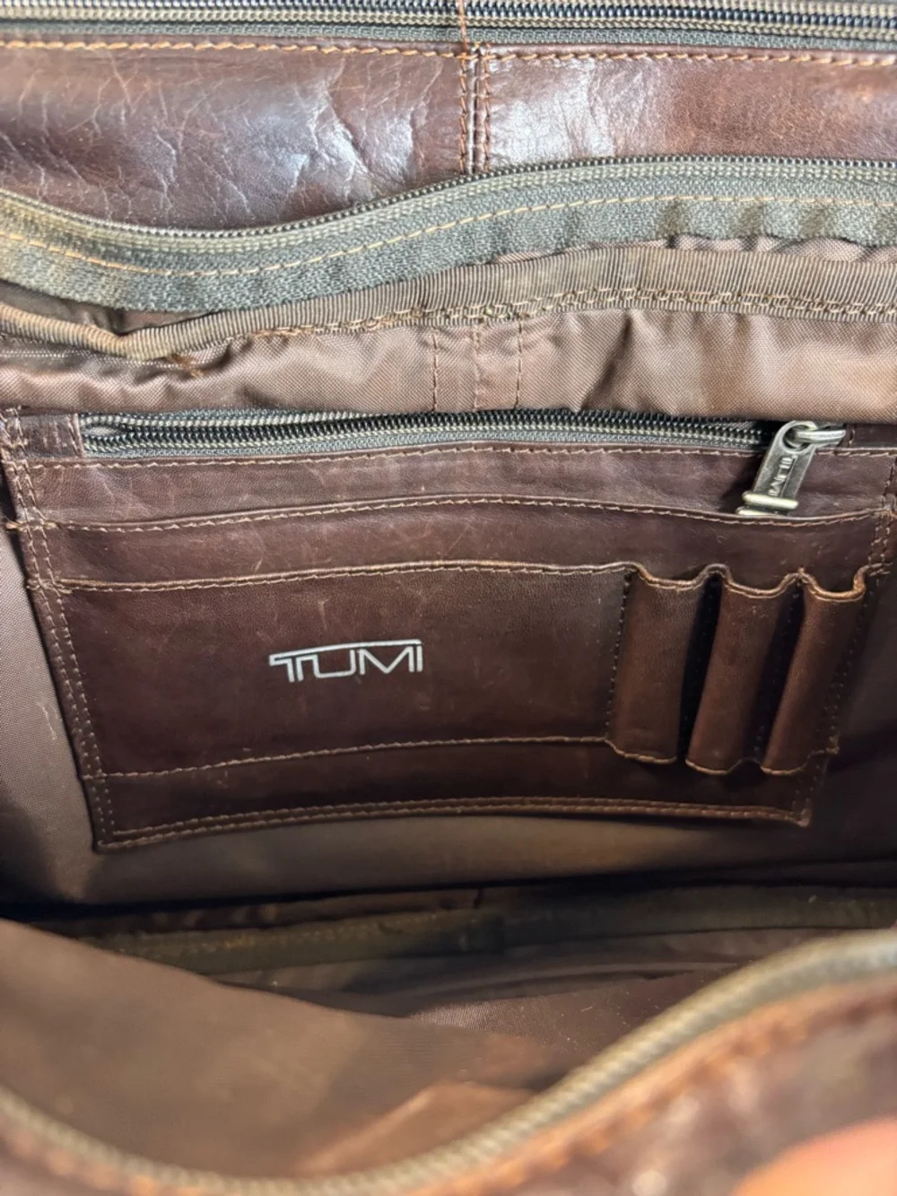 Vintage‎ Tumi Alpha Leather Laptop Briefcase Brown Distressed 17 Inch